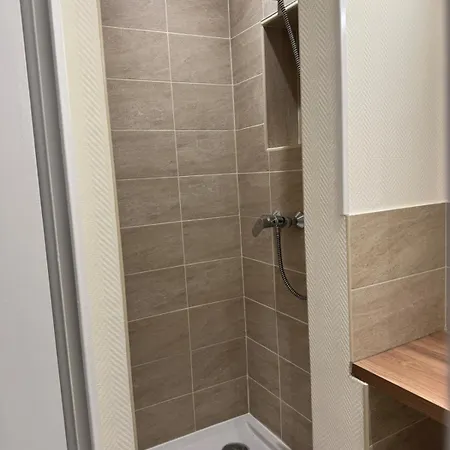 Appartement Appt Ideal Groupes, Prox Eurexpo